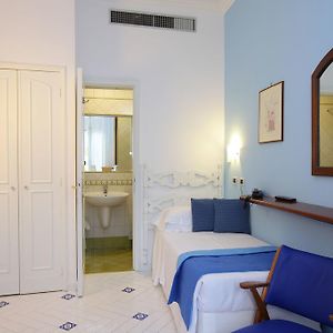 Camera con letto king size